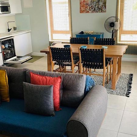 Beachcove Apartment 2 Pereybere Beach Buitenkant foto