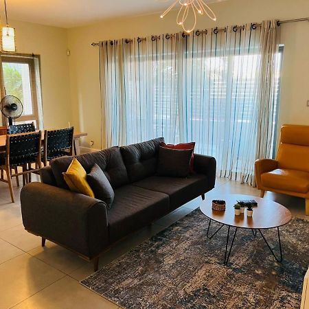 Beachcove Apartment 2 Pereybere Beach Buitenkant foto