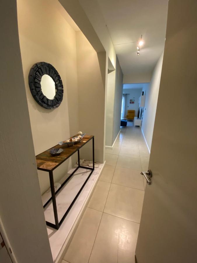 Beachcove Apartment 2 Pereybere Beach Buitenkant foto