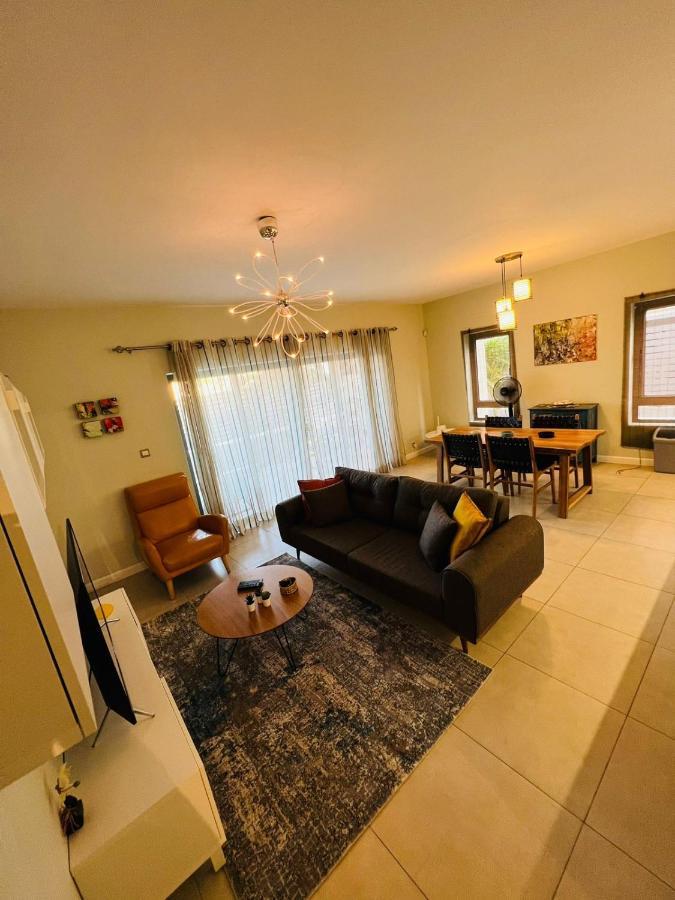 Beachcove Apartment 2 Pereybere Beach Buitenkant foto