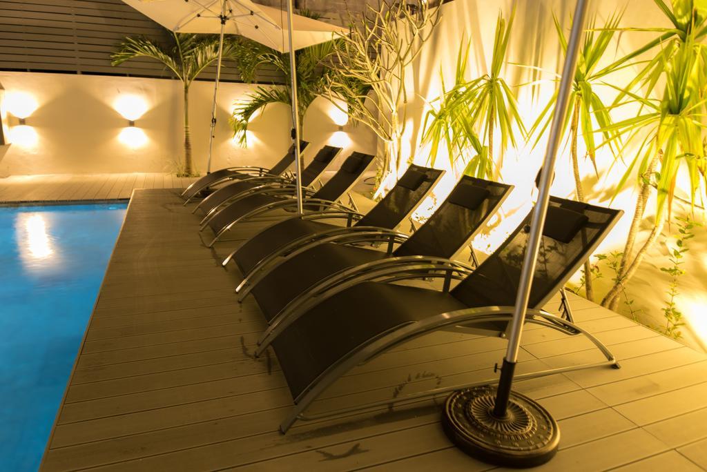 Beachcove Apartment 2 Pereybere Beach Buitenkant foto
